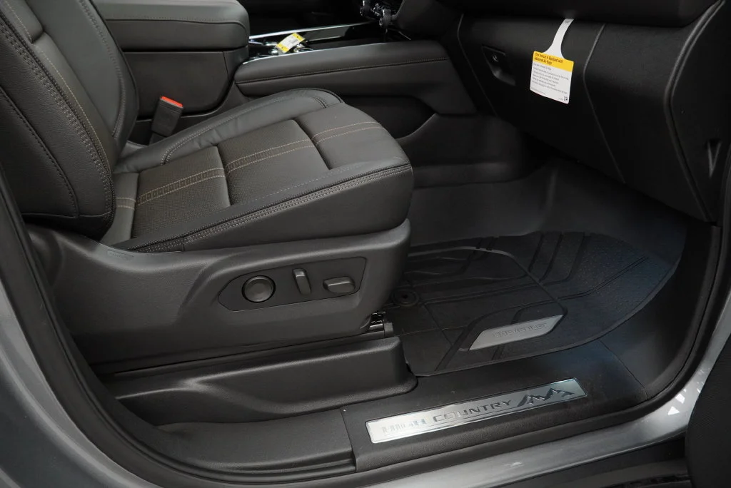 New 2026 Sterling Gray Metallic Chevrolet High Country image 32