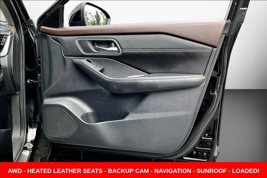 Used 2023 Black Nissan Platinum image 27
