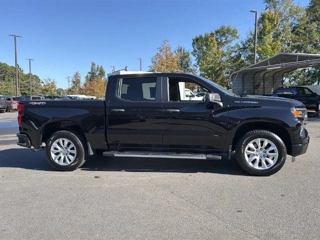Used 2025 Black Chevrolet Custom image 13