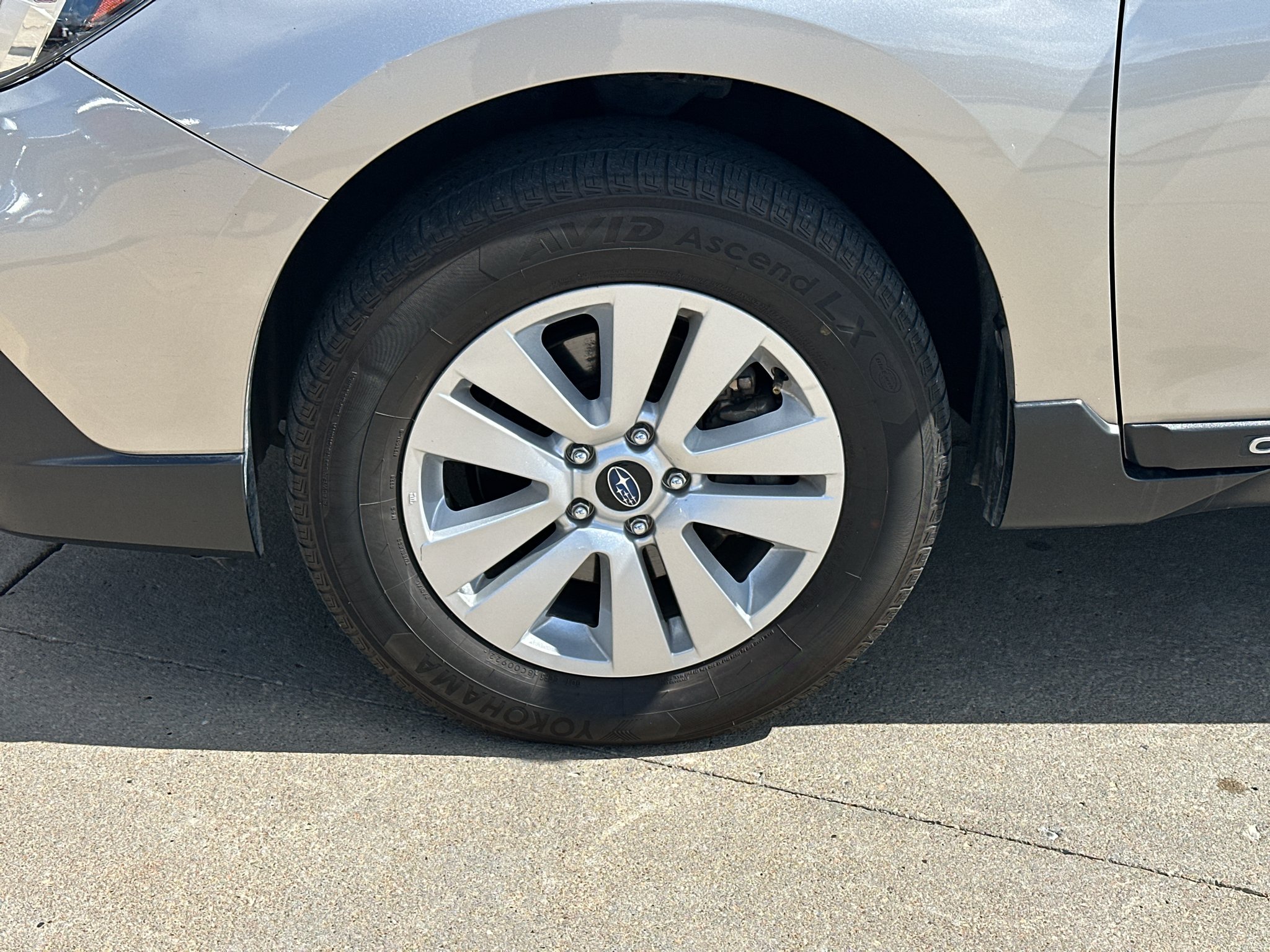 Used 2018 Tungsten Metallic Subaru Premium image 7
