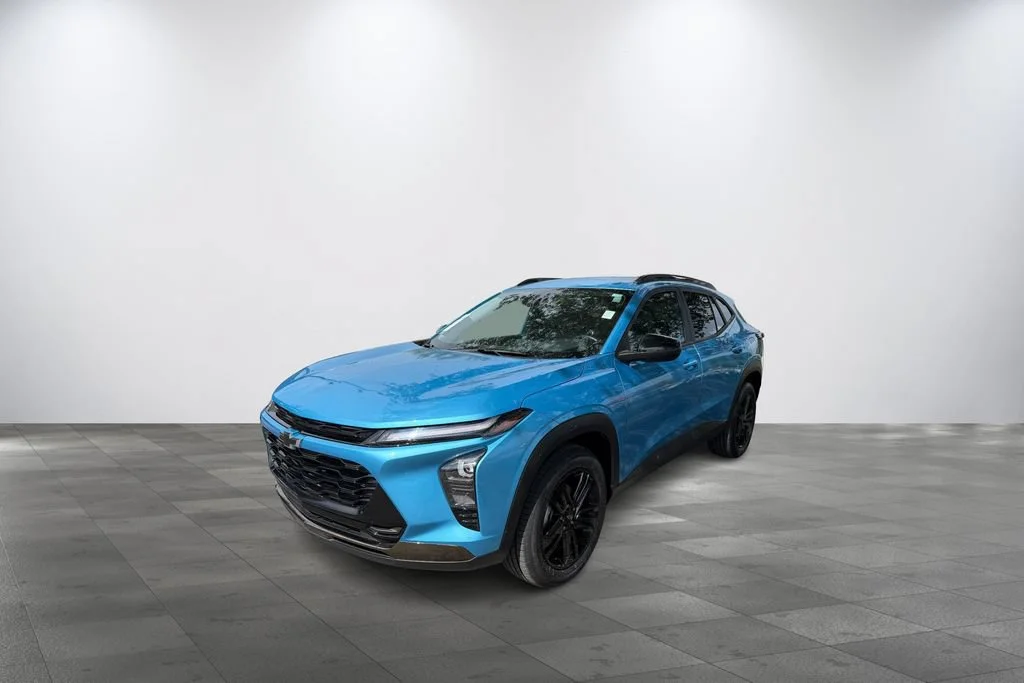Used 2025 Marina Blue Chevrolet ACTIV image 4