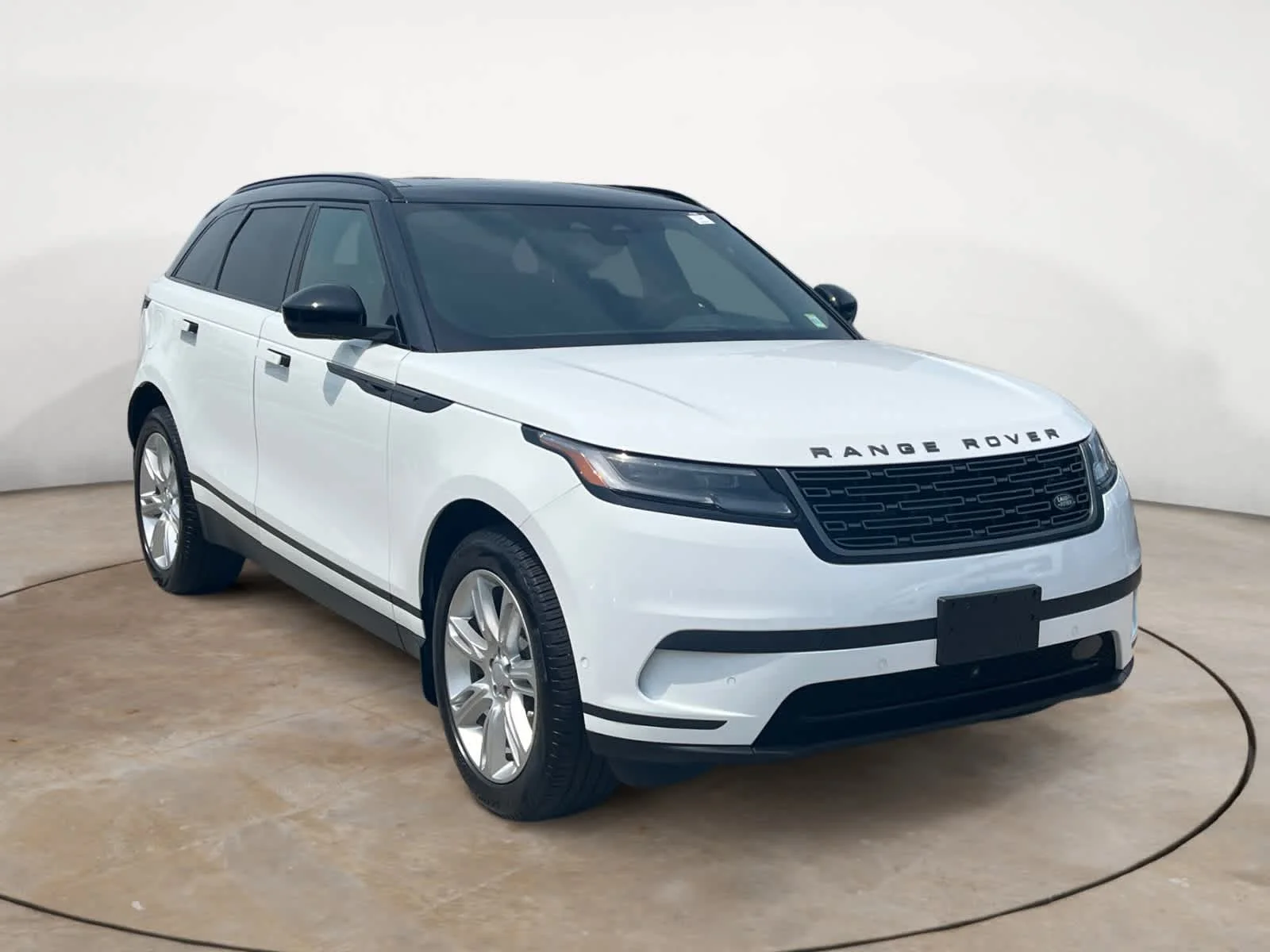 Certified Used 2026 Fuji White Land Rover S image 7