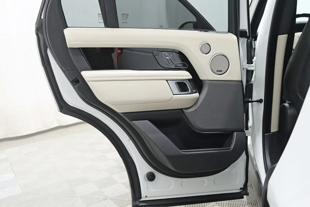 Used 2021 White Land Rover Westminster image 33