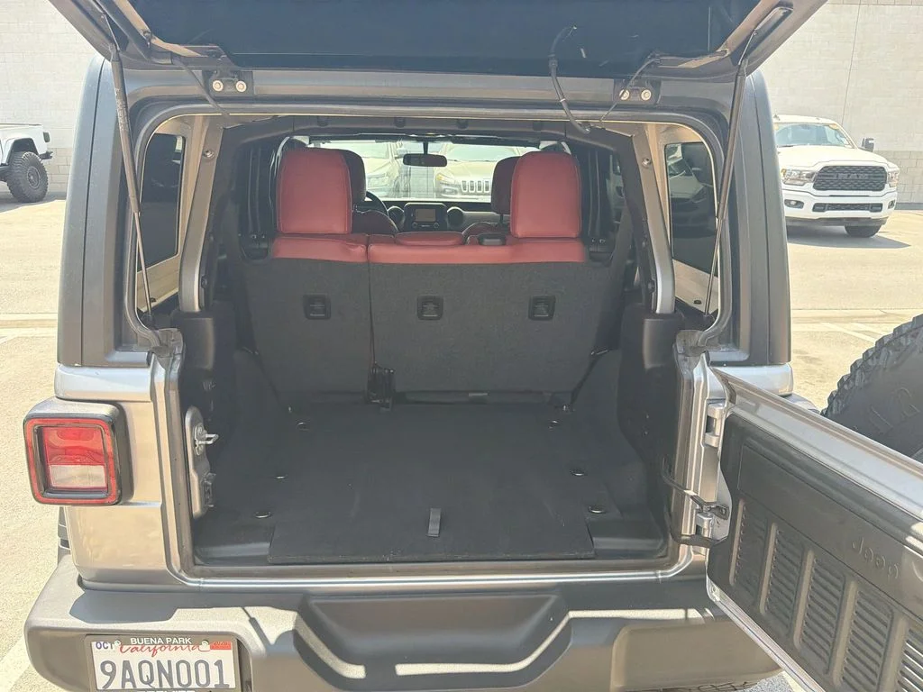 Certified Used 2019 Silver Jeep Unlimited Sport S image 18