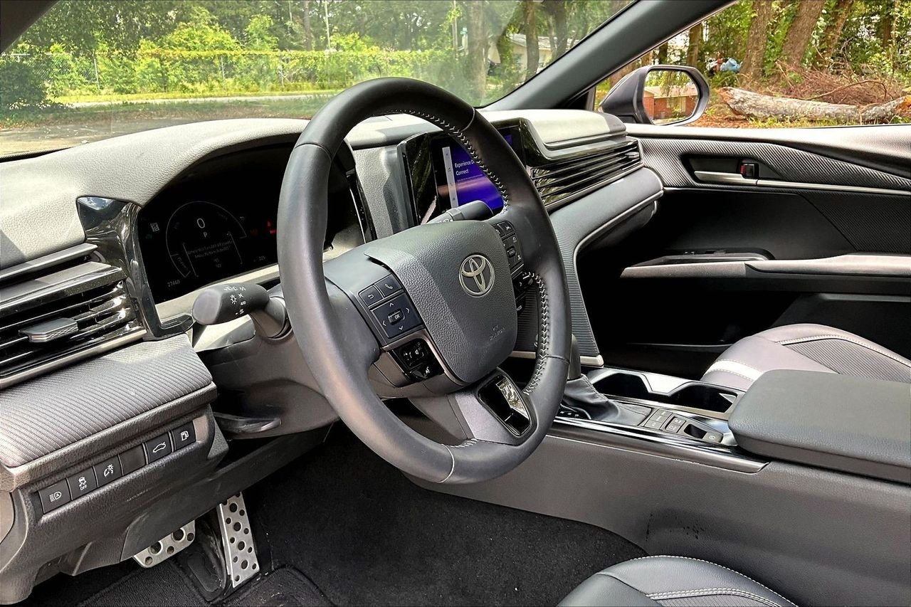 Used 2025  Toyota SE image 14