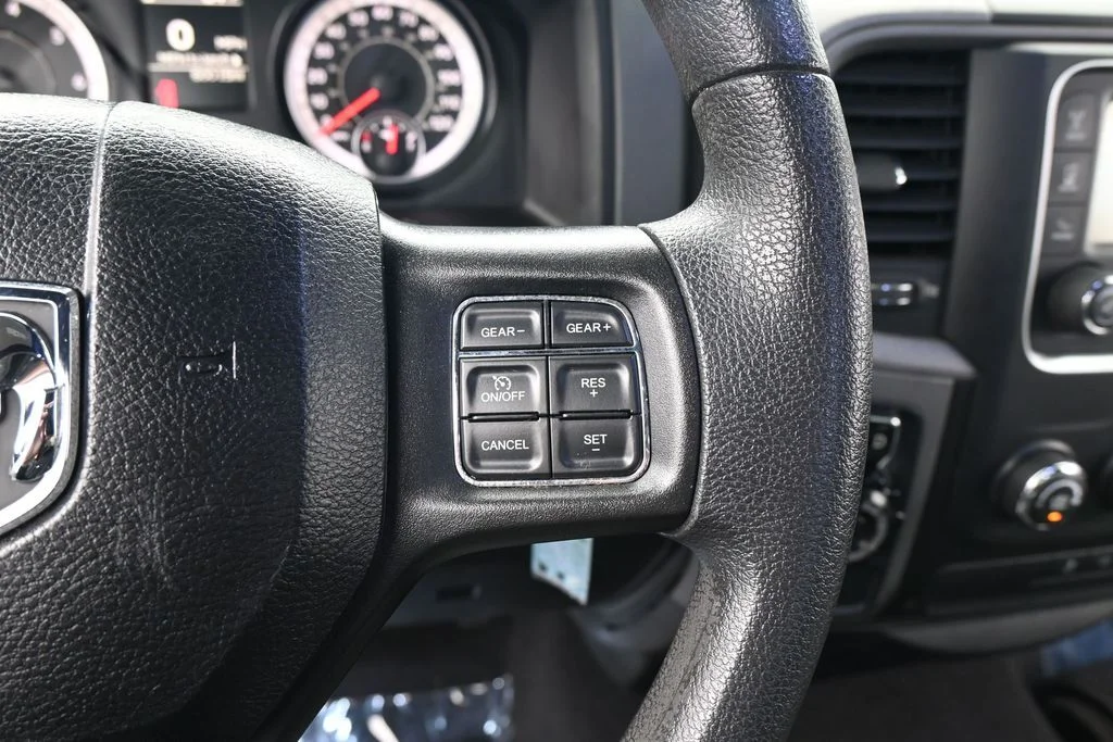 Used 2018 Brilliant Black Crystal Pearlcoat Ram Express image 15