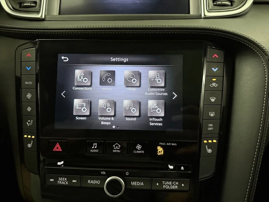 Used 2023 Gray INFINITI LUXE image 19