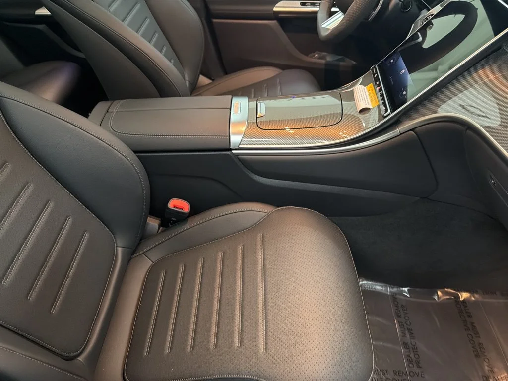 Used 2026 Black Mercedes-Benz GLC 300 image 29