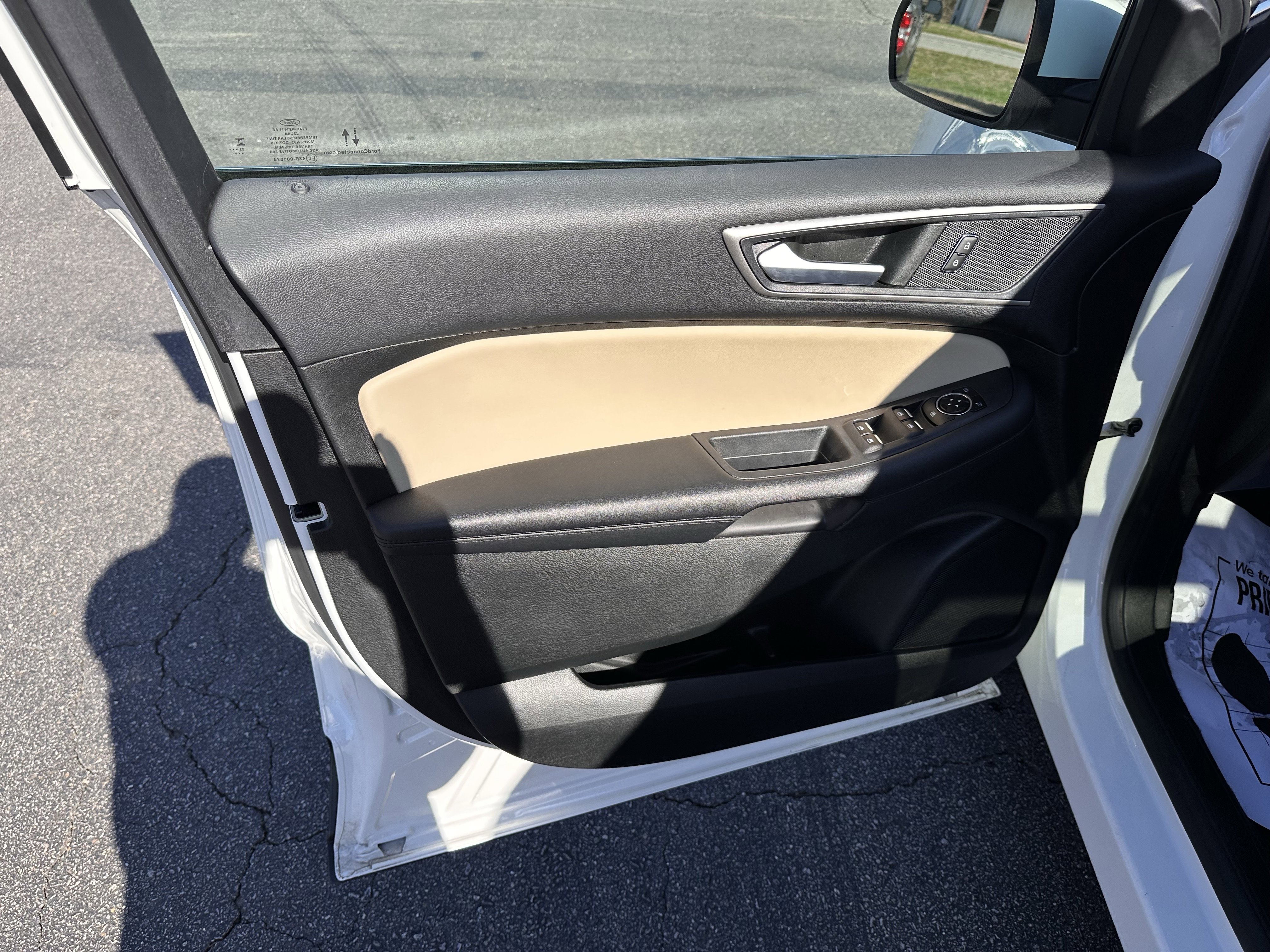 Certified Used 2022 Star White Metallic Tri-Coat Ford SEL image 9