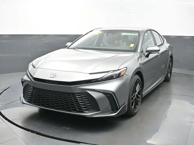 2026 Toyota Camry SE Hybrid's photo