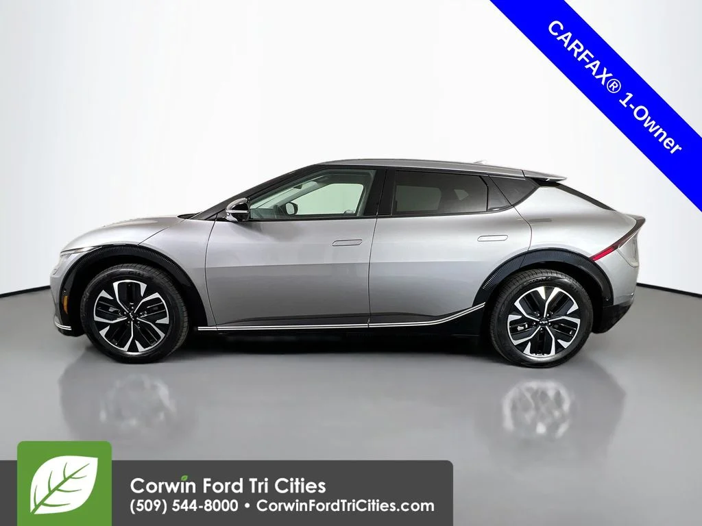 Used 2024 Gray Kia Wind image 6