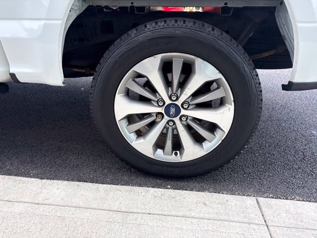 Used 2018 White Ford XL image 9