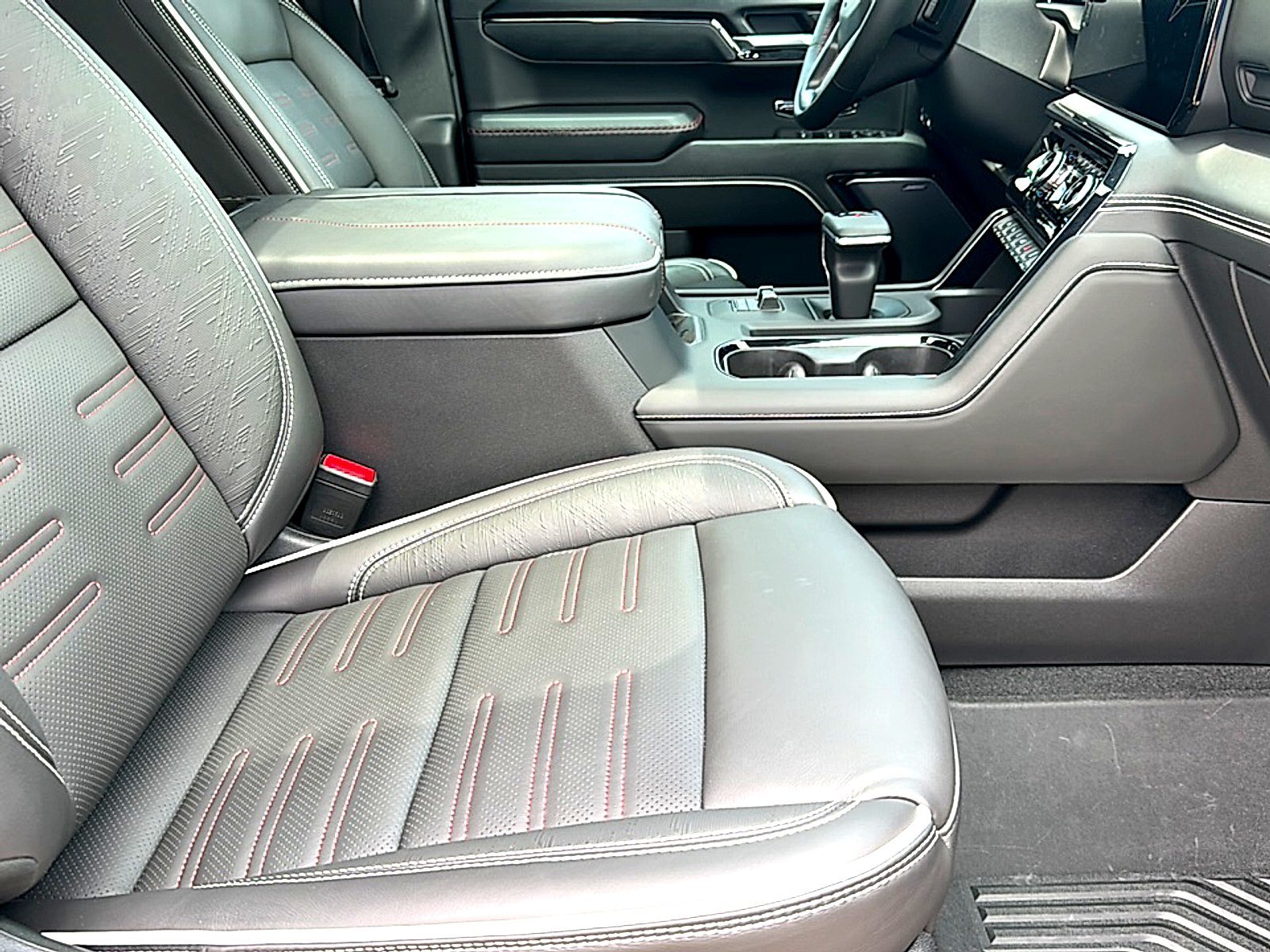 Used 2026 Onyx Black GMC Crew Cab, Short Bed, AT4X, 4WD image 24