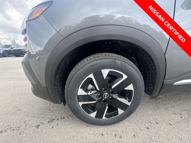 Used 2025 Gray Nissan SV image 10