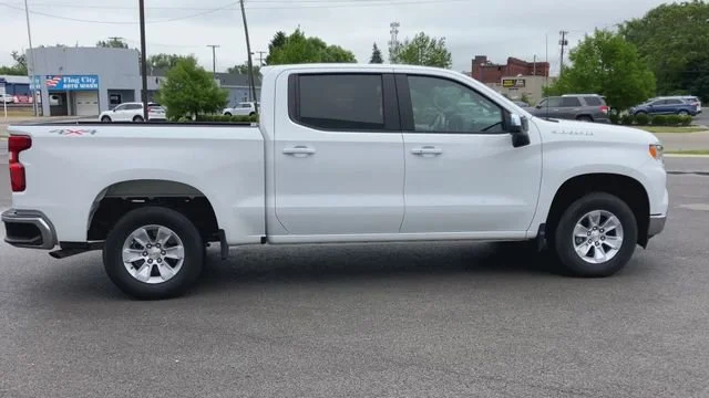 2025 Chevrolet Silverado 1500 LT - Photo 9