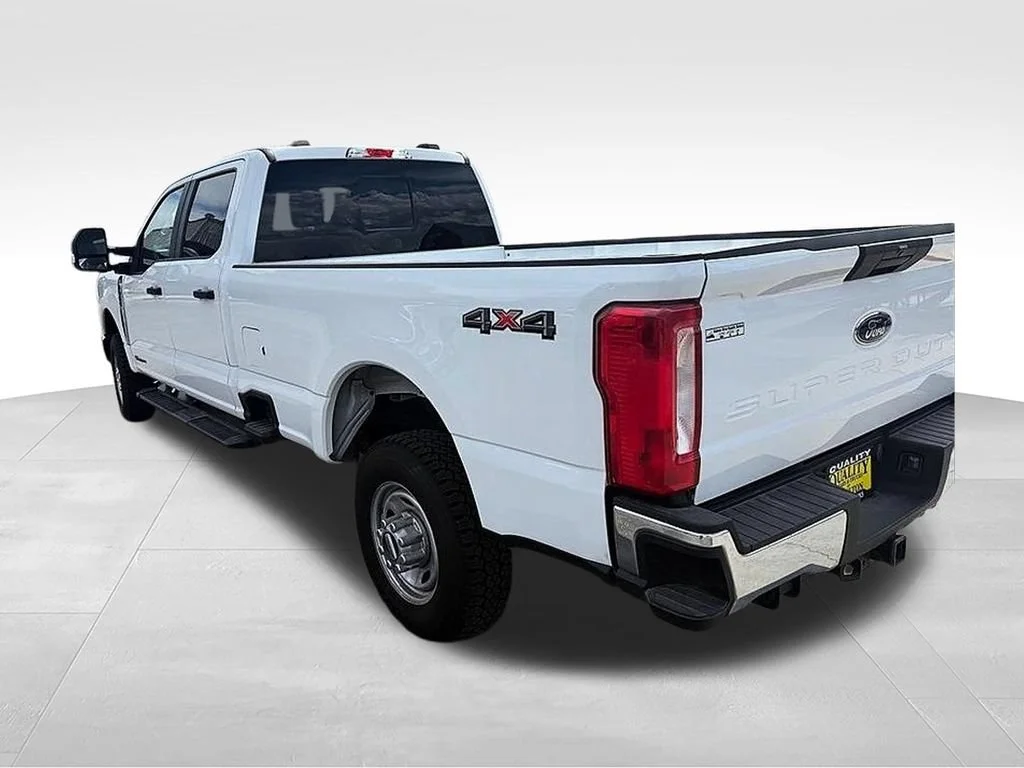 Used 2024 White Ford XL image 3