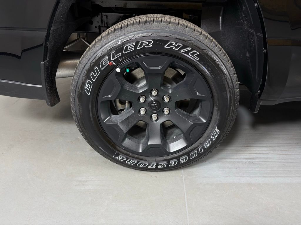 New 2026 Diamond Black Crystal Pearl-Coat Exterior Paint RAM Express image 10