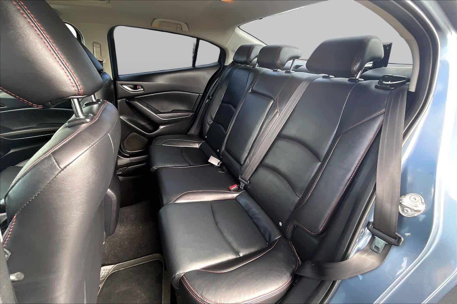 Used 2016 Blue Reflex Mica Mazda i Grand Touring image 19