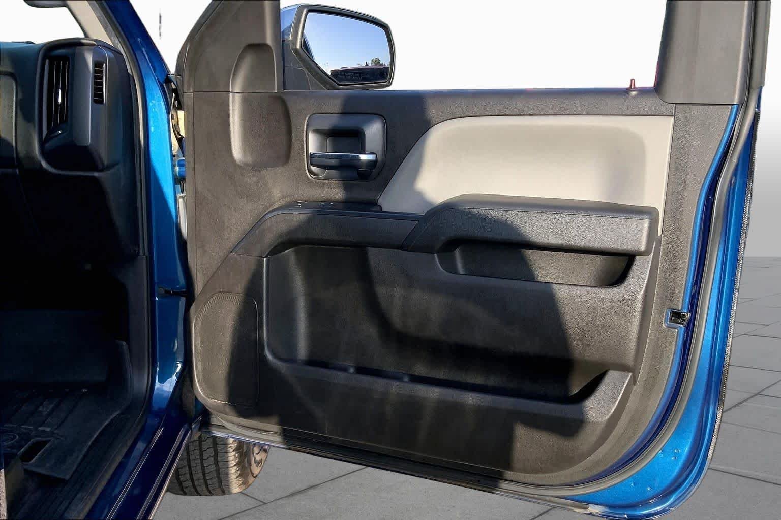 Used 2016 Deep Ocean Blue Metallic Chevrolet LS image 17