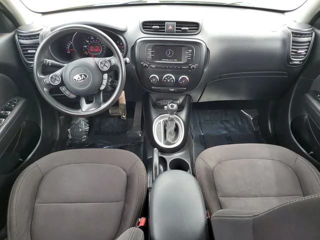 Used 2018 Green Kia Base image 12