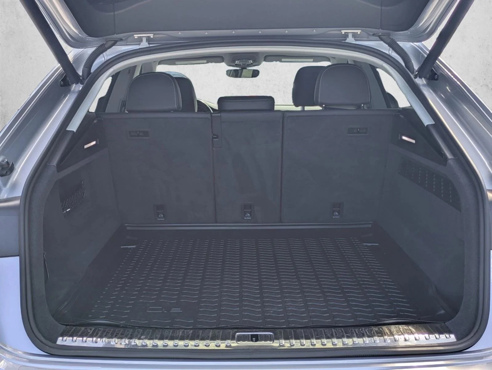 Used 2019 Silver Audi Premium Plus image 6