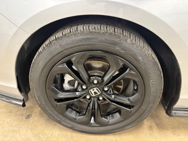 Used 2025  Honda SE image 8