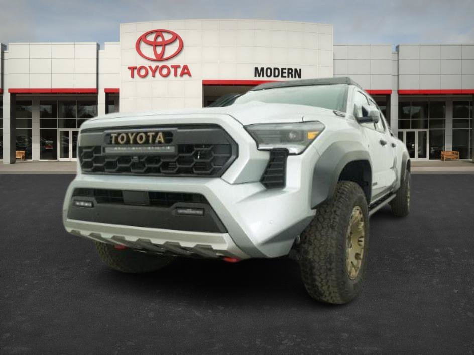 New 2025 Celestial Silver M Toyota Trailhunter image 4
