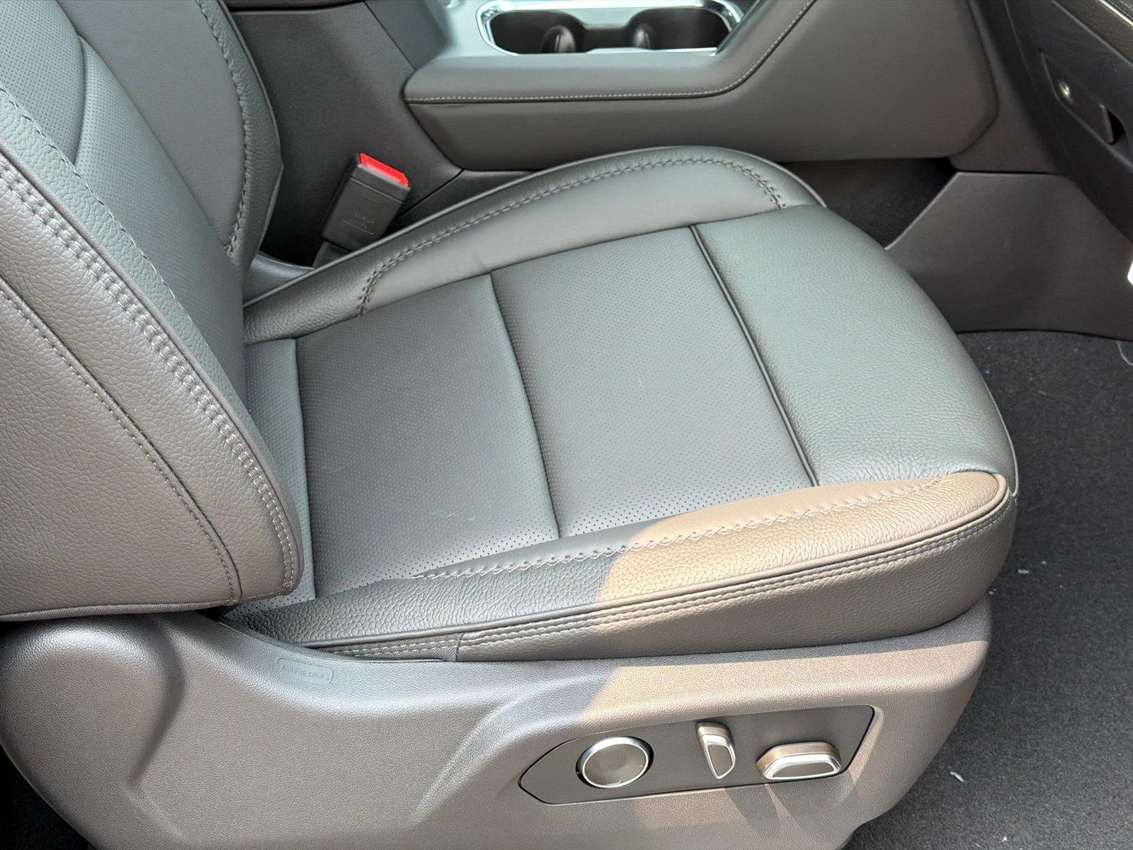 2026 GMC Sierra 1500 Denali - Photo 9