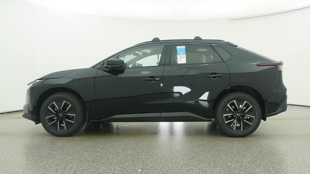 New 2026 Midnight Black Metallic Toyota XLE image 2