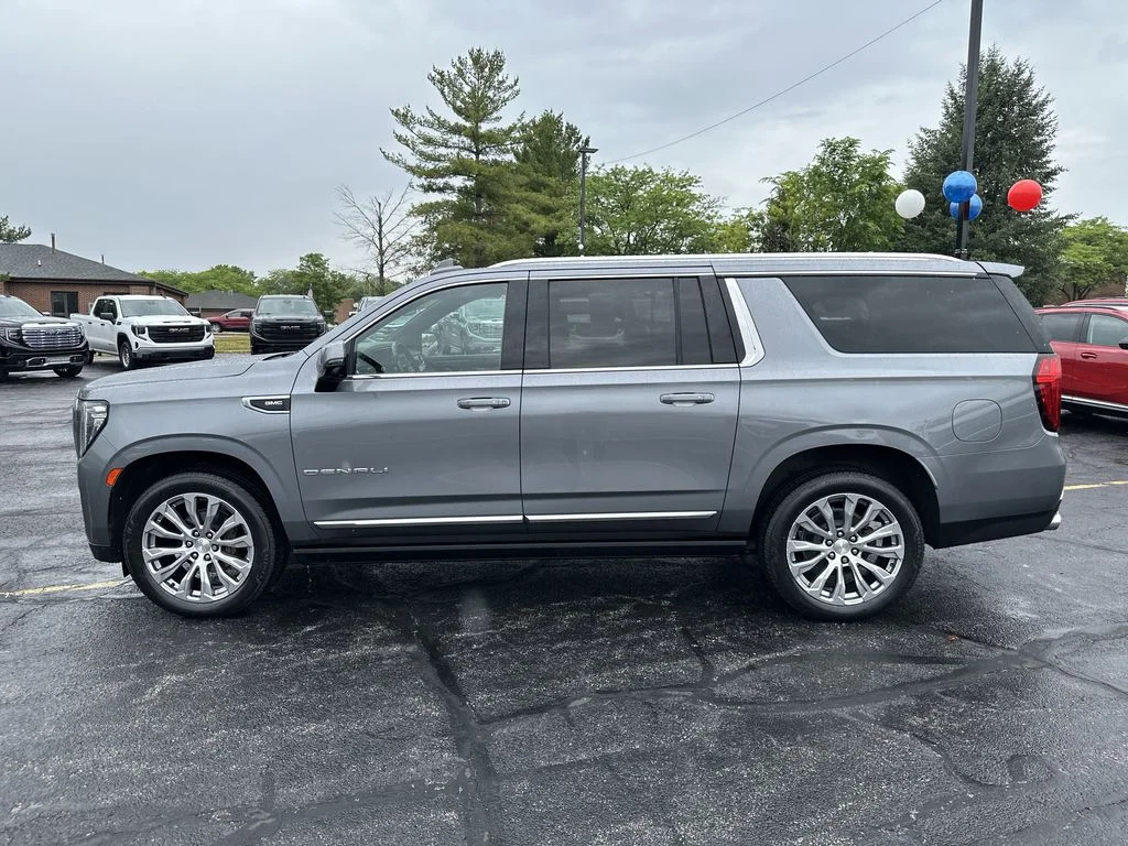 Used 2022 Gray GMC Denali image 5