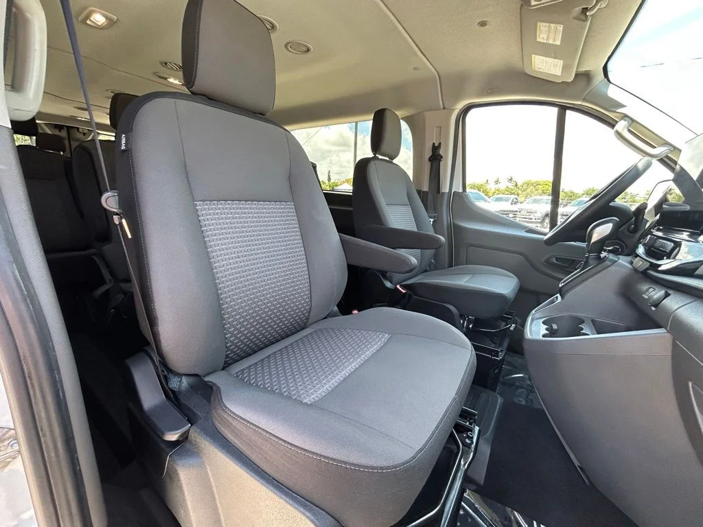 Certified Used 2024 Oxford White Ford XLT image 27