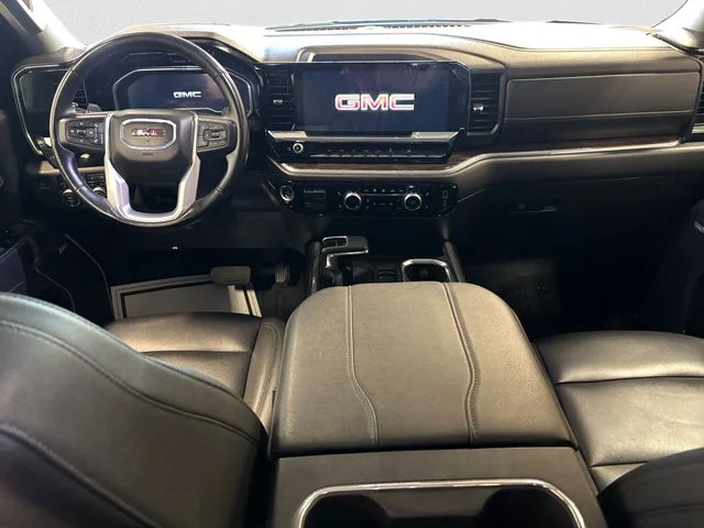 Used 2025 Silver GMC Elevation image 11