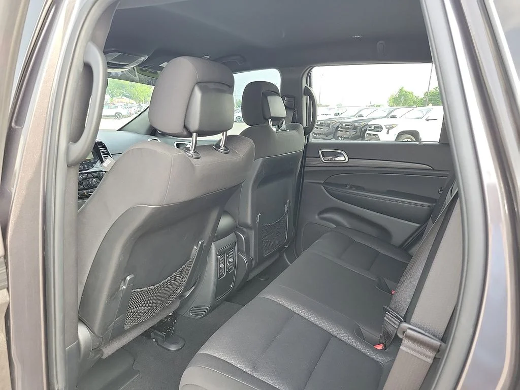 Used 2020 Gray Jeep Laredo E image 9