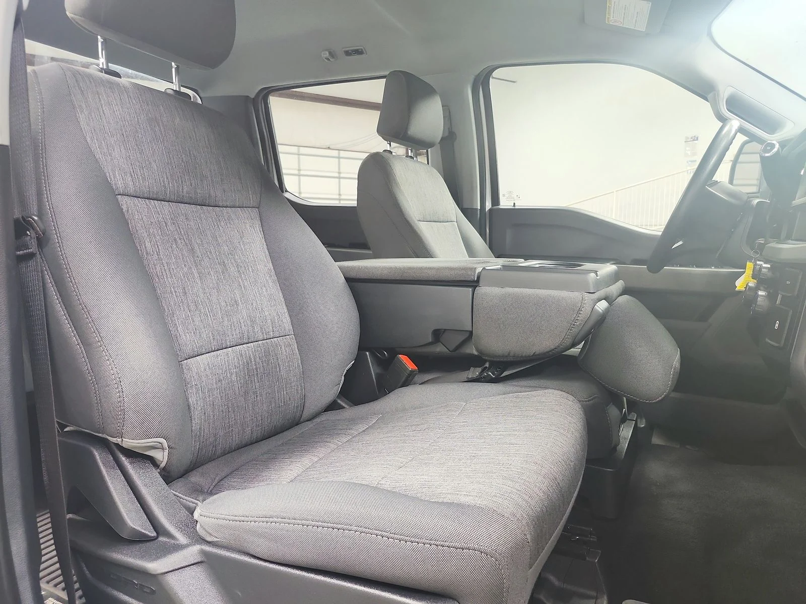 Used 2023 White Ford XL image 38