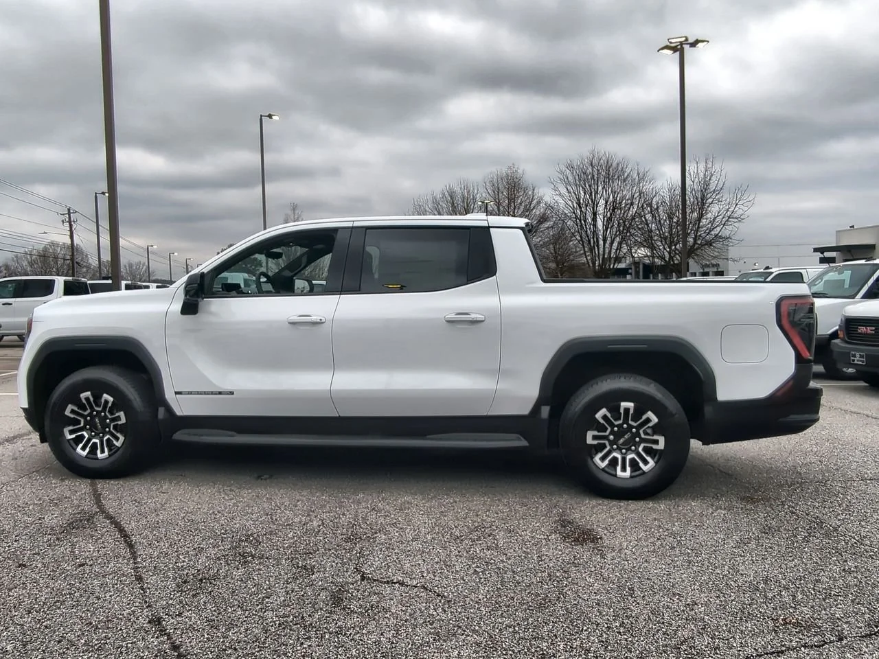 New 2026 Summit White GMC Elevation Extended Range image 5