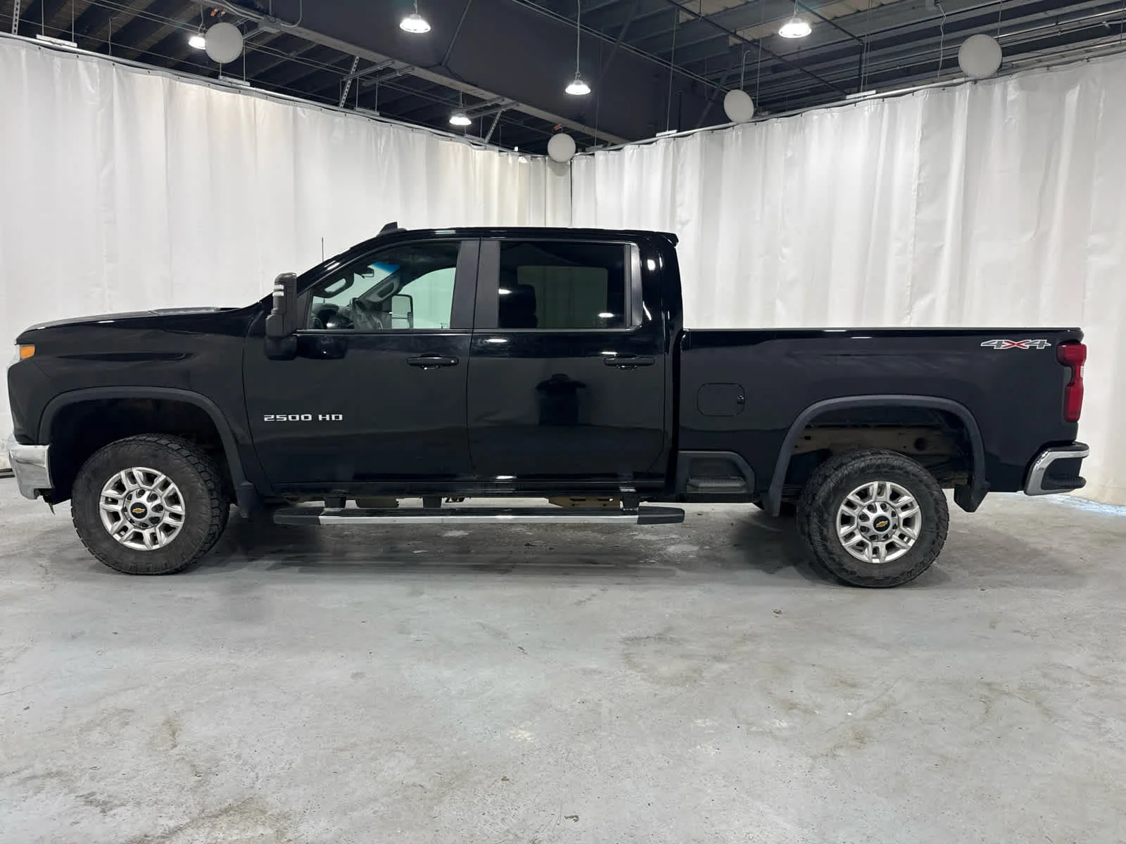 Used 2020 BLACK Chevrolet LT image 2