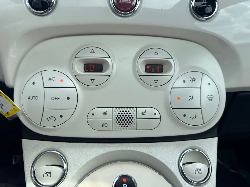 Used 2015 White FIAT Battery Electric image 10