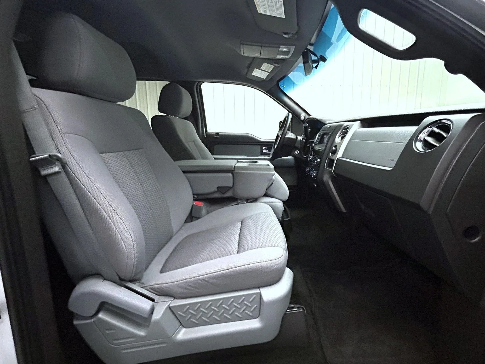 Used 2013 White Ford XLT image 15