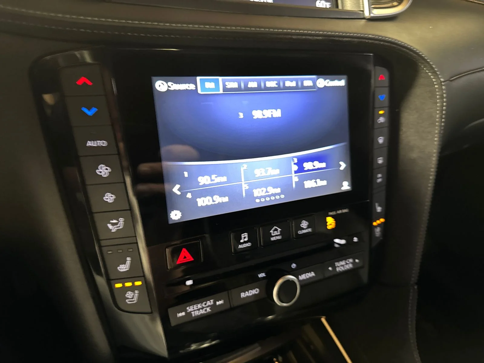 Used 2019  INFINITI ESSENTIAL image 16