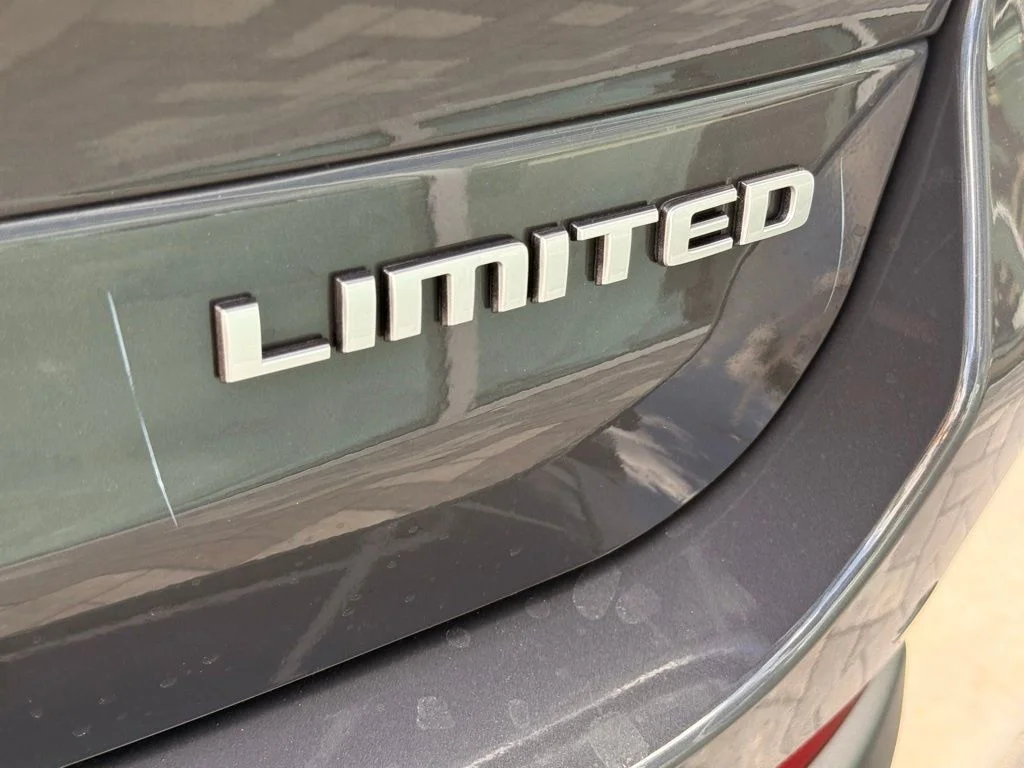 New 2026 Baltic Gray Metallic Clear-Coat Exterior Paint Jeep Limited image 35