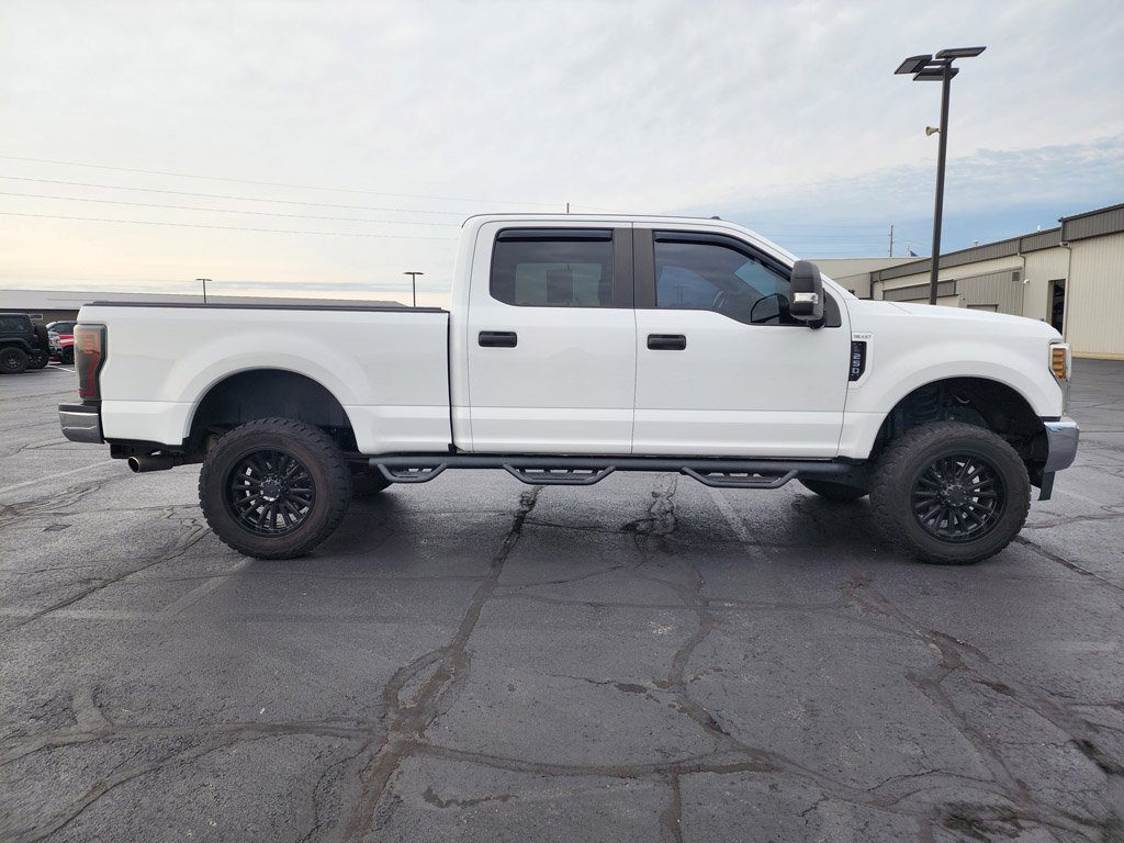 Used 2019 Oxford White Ford XL image 4