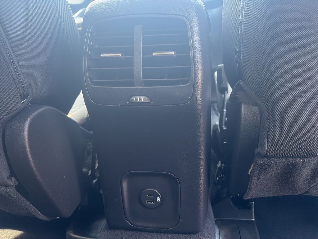 Used 2022 Silver Ford SE image 13