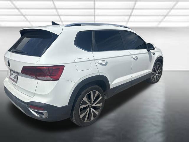 Used 2024 White Volkswagen 1.5T SE image 3