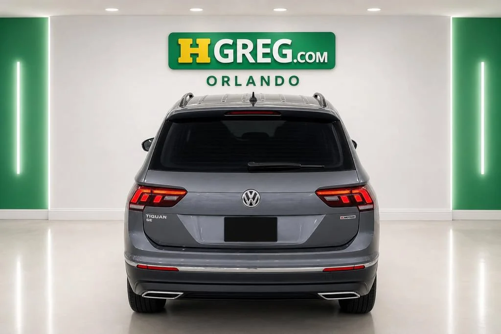 Used 2020 Platinum Gray Metallic Volkswagen SE image 5