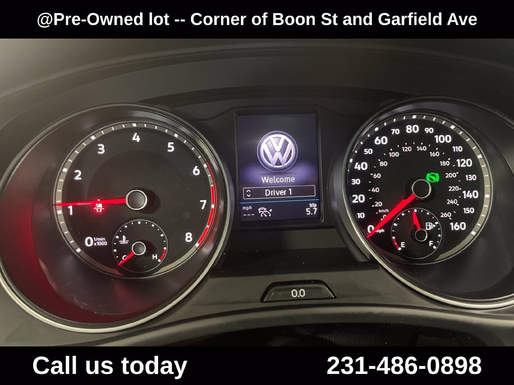 Used 2021 Black Volkswagen 3.6L V6 SE w/Technology image 22