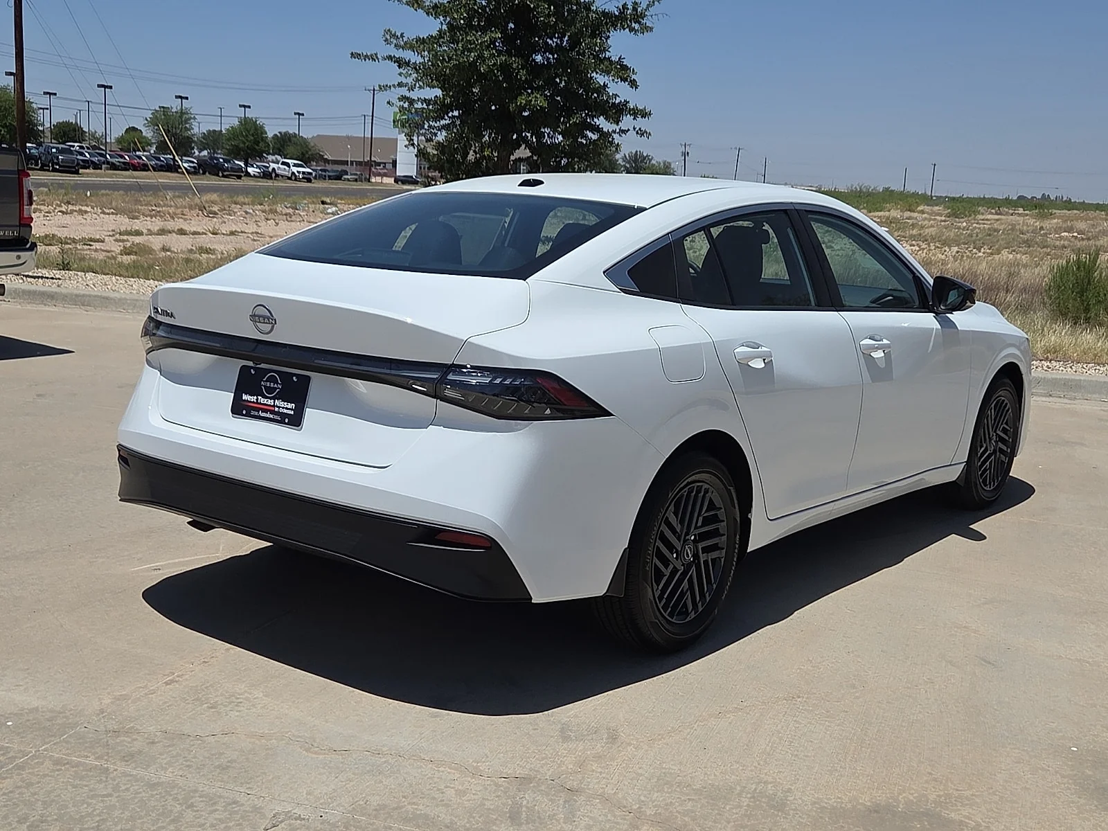 New 2026 QM1 Fresh Powd Nissan SV image 4
