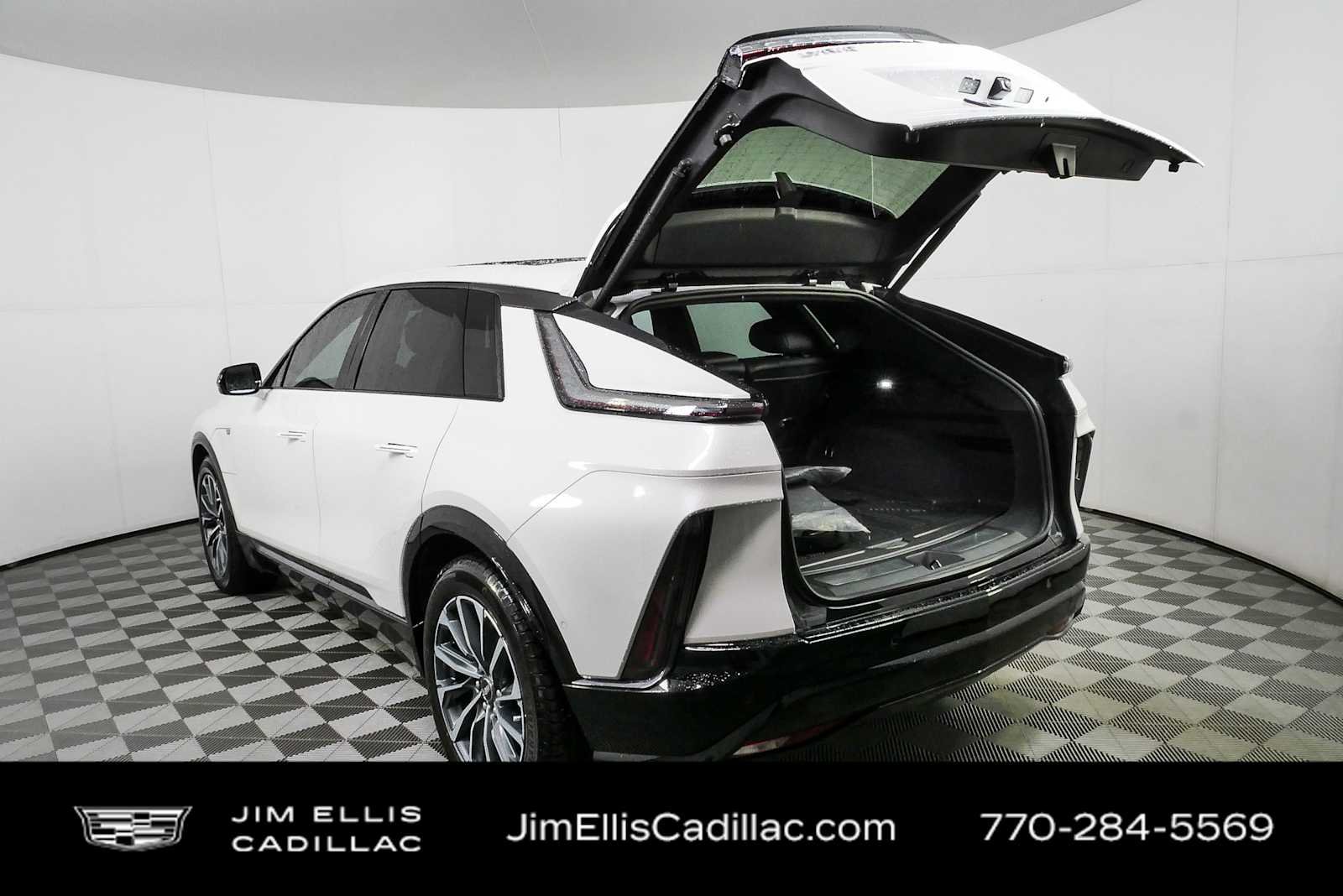 Certified Used 2024 Crystal White Tricoat Cadillac Sport 1 image 31