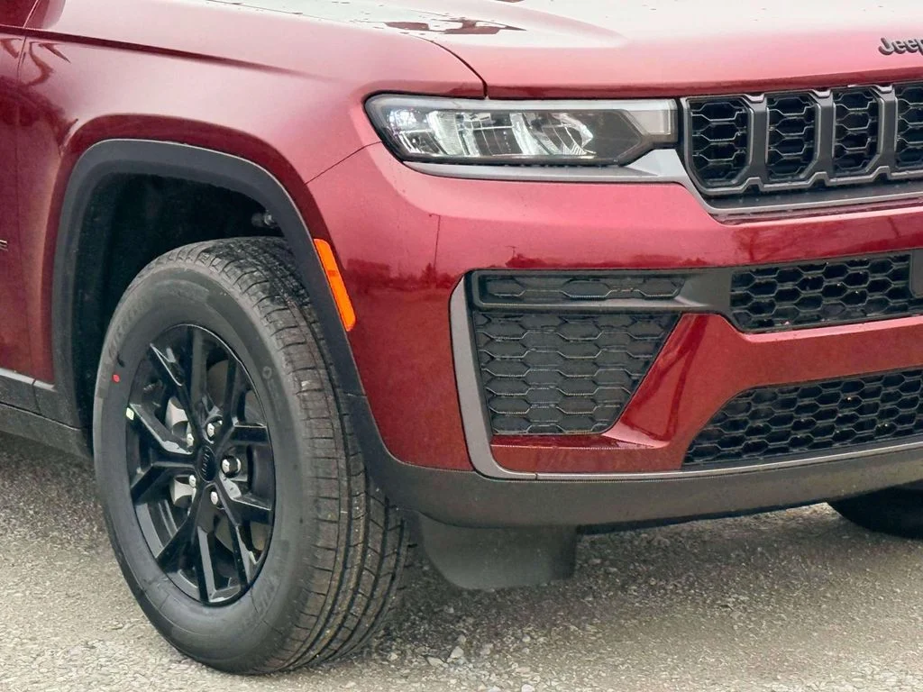New 2026 Red Jeep Altitude image 5