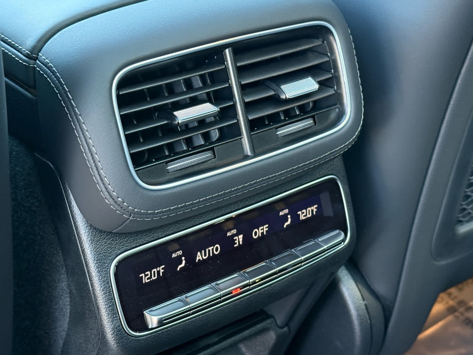 New 2026 MANUFAKTUR Alpine Grey Mercedes-Benz AMG® GLE 53 image 33