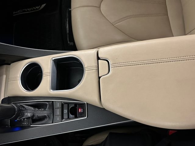 Used 2019 Beige Toyota XLE image 23